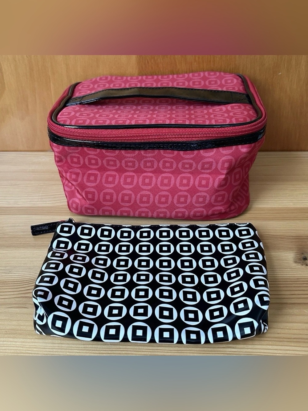 Lancome Red/Black Wrap Around Zip Train Case Cosmetic Travel Makeup Bag w/ Pouch